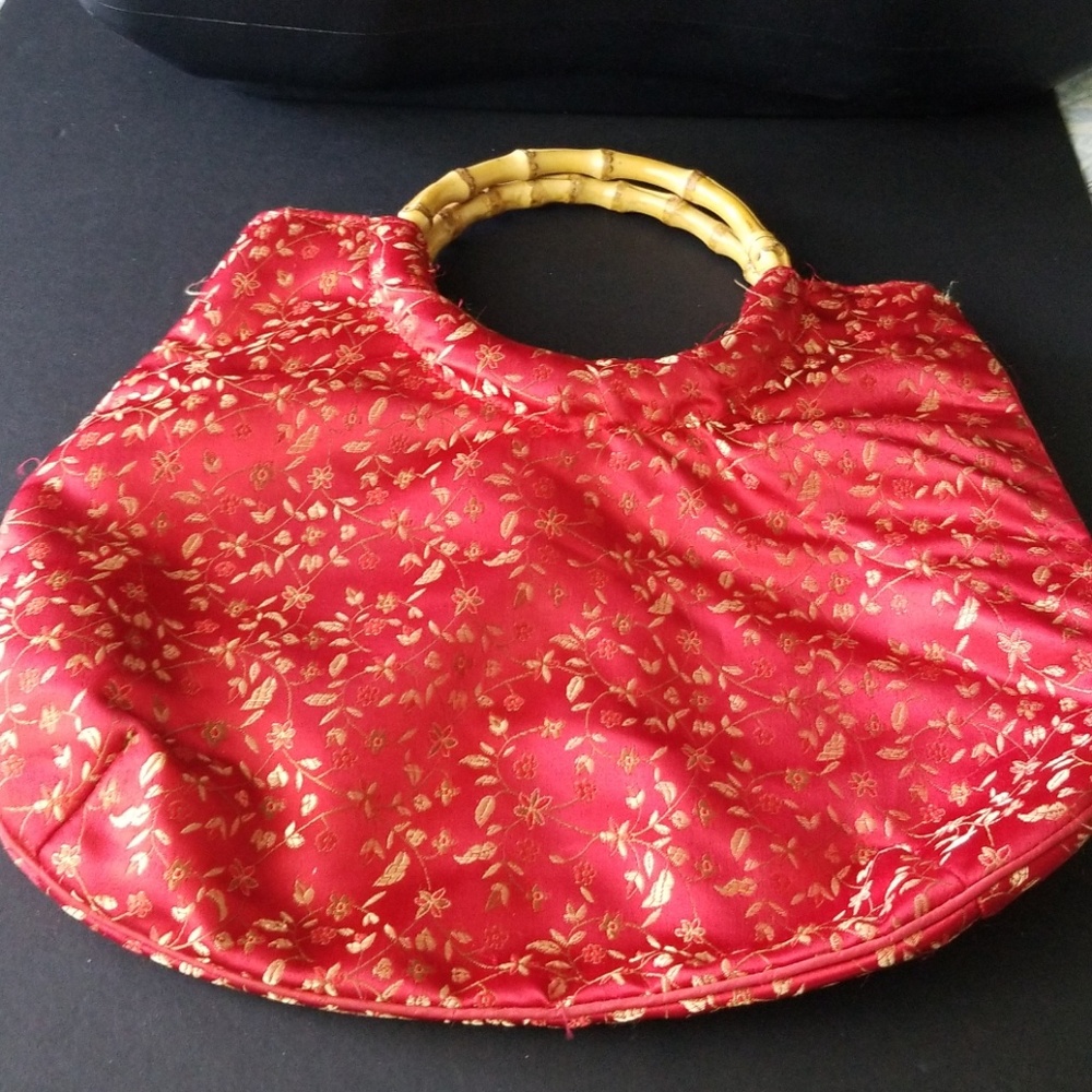 Red handbag - Picture 2 of 2